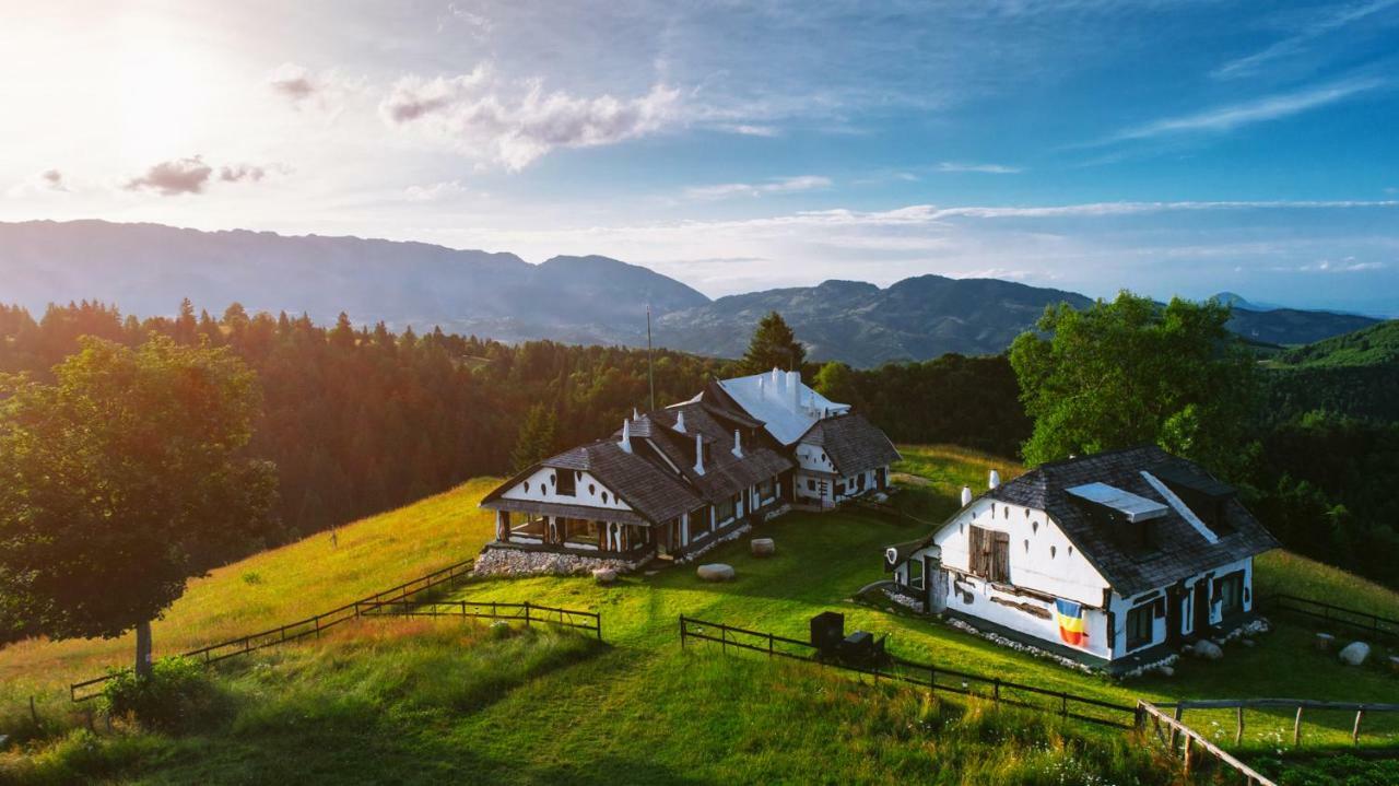 Amfiteatrul Transilvania Villa Moieciu de Jos Exterior photo